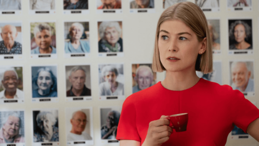 &laquo;&nbsp;I care a lot&nbsp;&raquo; de J Blakeson avec Rosamund Pike , Diane West , Peter Dinklage , Eliza Gonzalez …